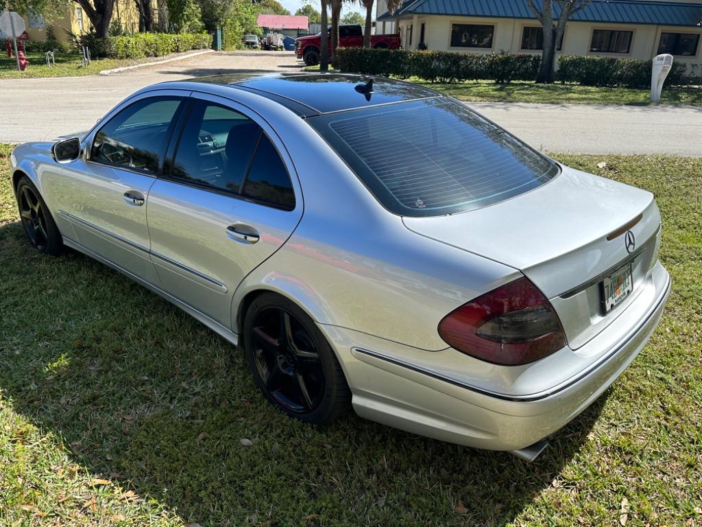 2009 Mercedes-Benz E-Class - $11,995
